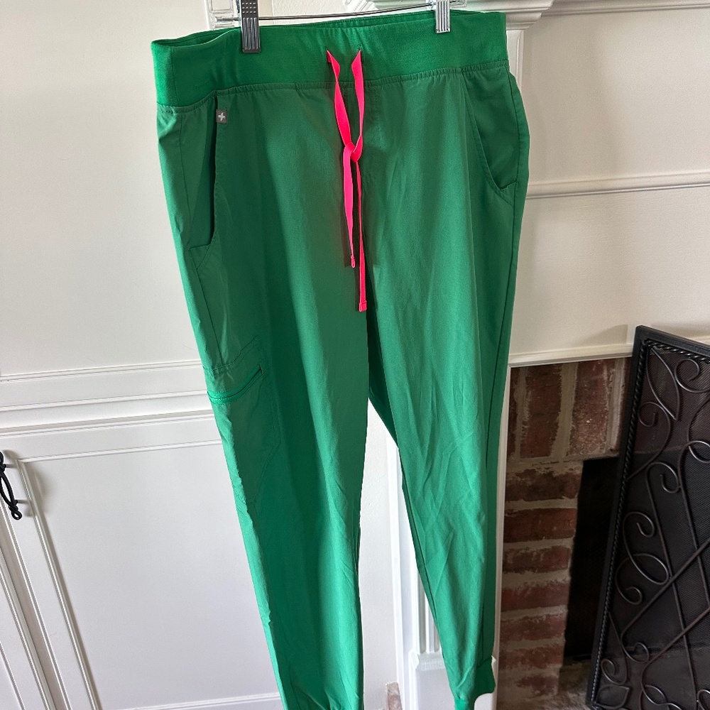 Figs Alexandria FreeX Jogger Scrub Pants | Limited Edition